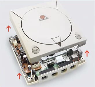 Opening the Dreamcast console